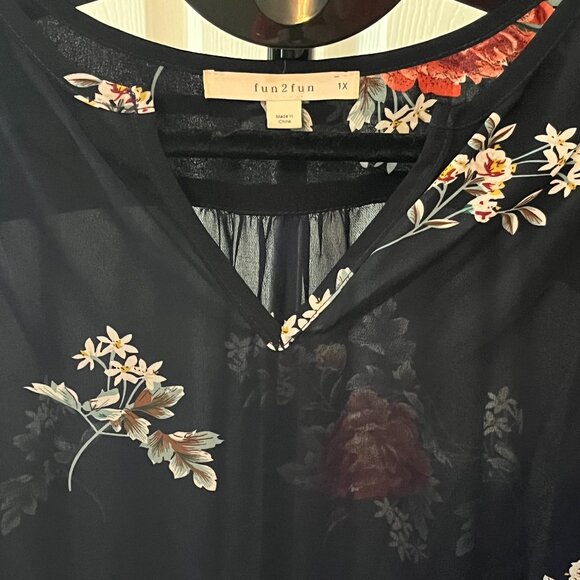 💙 Fun2Fun Navy Blue Floral Boho Blouse - Size 1X 💙 - Picture 4 of 4